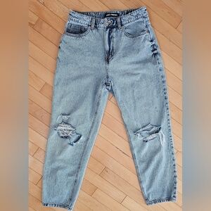 Light Wash Mom Fit Jeans size 29